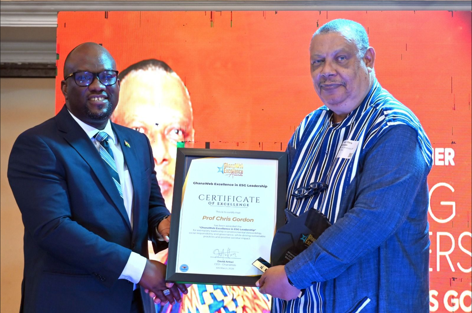 Prof Gordon Receiving An Award